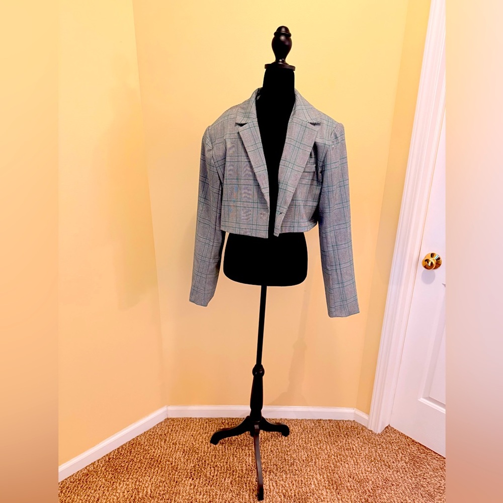 *NWT* Nasty Gal Gray Plaid Cropped Jacket